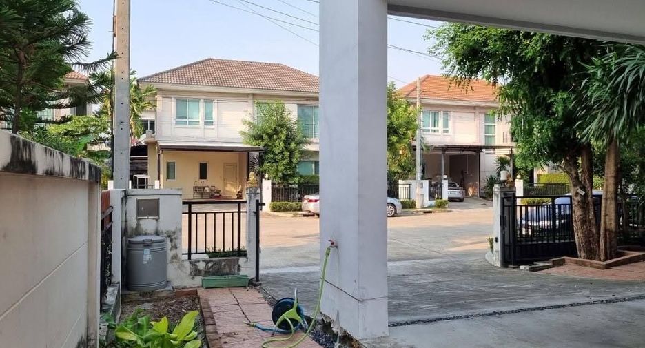 For rent 3 bedrooms house in Saphan Sung, Bangkok