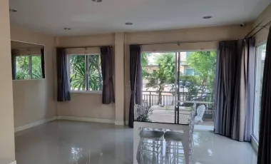 For rent 3 bedrooms house in Saphan Sung, Bangkok