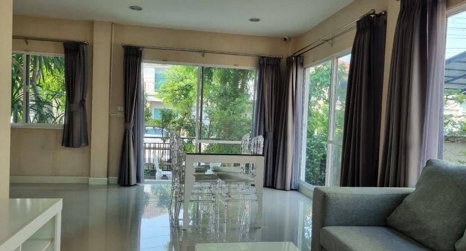 For rent 3 bedrooms house in Saphan Sung, Bangkok