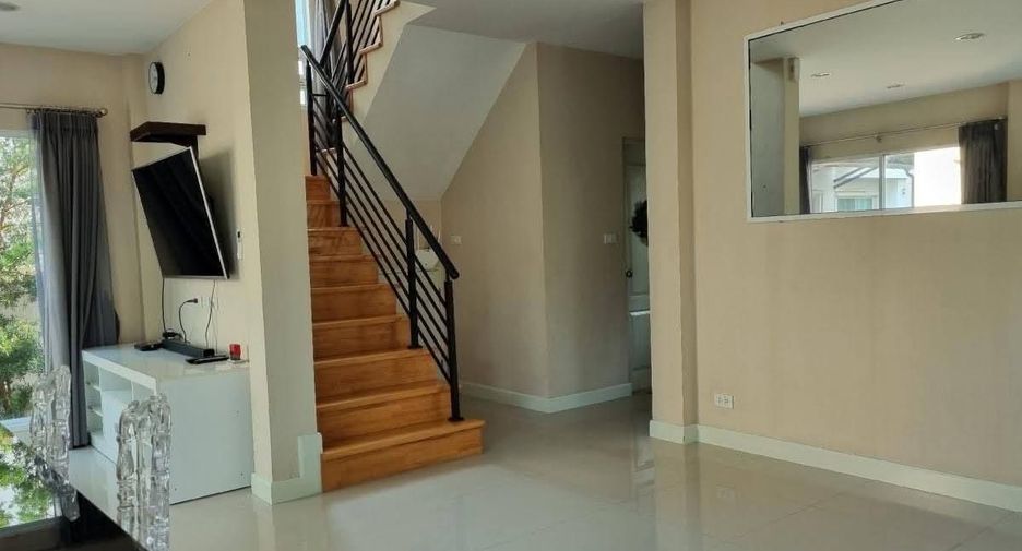 For rent 3 bedrooms house in Saphan Sung, Bangkok