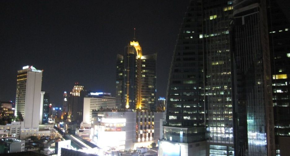 For rent 2 bedrooms condo in Khlong Toei, Bangkok