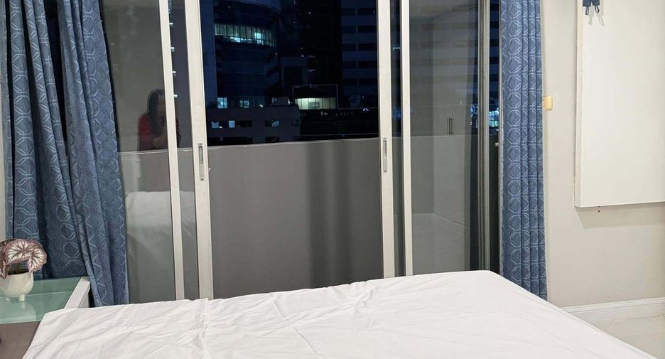 For rent 1 bed condo in Watthana, Bangkok