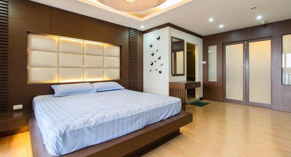 For rent 1 bed condo in Bang Rak, Bangkok