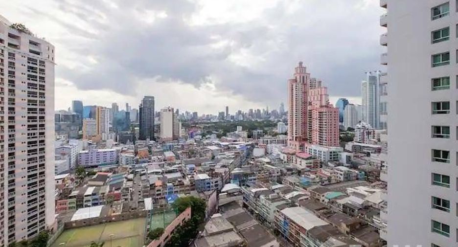 For rent 1 bed condo in Khlong Toei, Bangkok