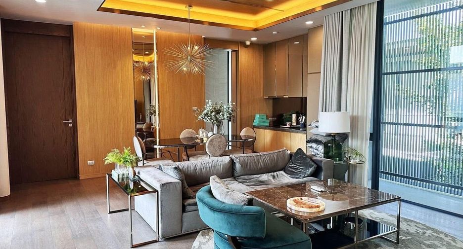 For rent 5 bedrooms house in Huai Khwang, Bangkok
