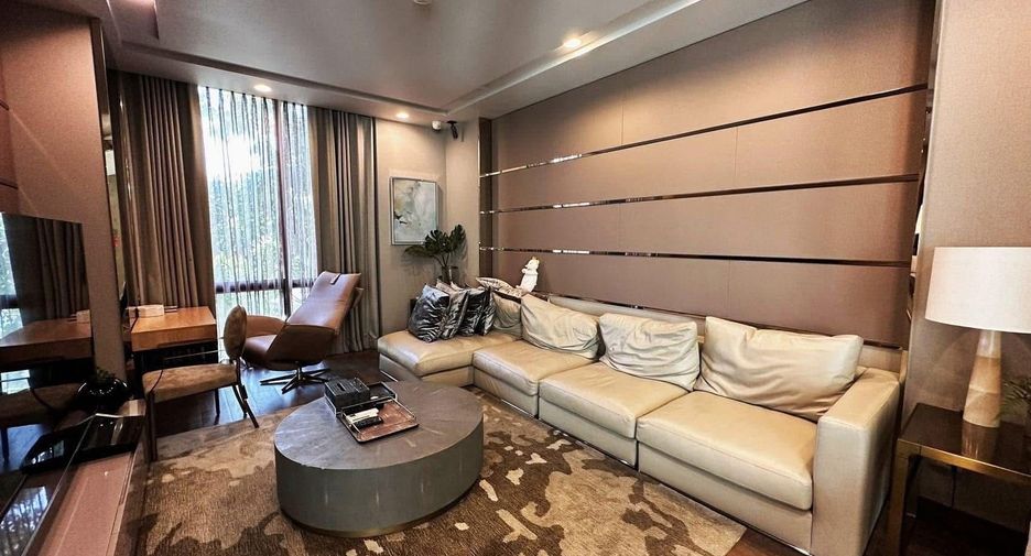 For rent 5 bedrooms house in Huai Khwang, Bangkok