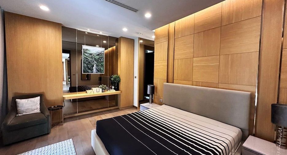 For rent 5 bedrooms house in Huai Khwang, Bangkok