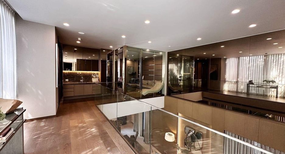 For rent 5 bedrooms house in Huai Khwang, Bangkok