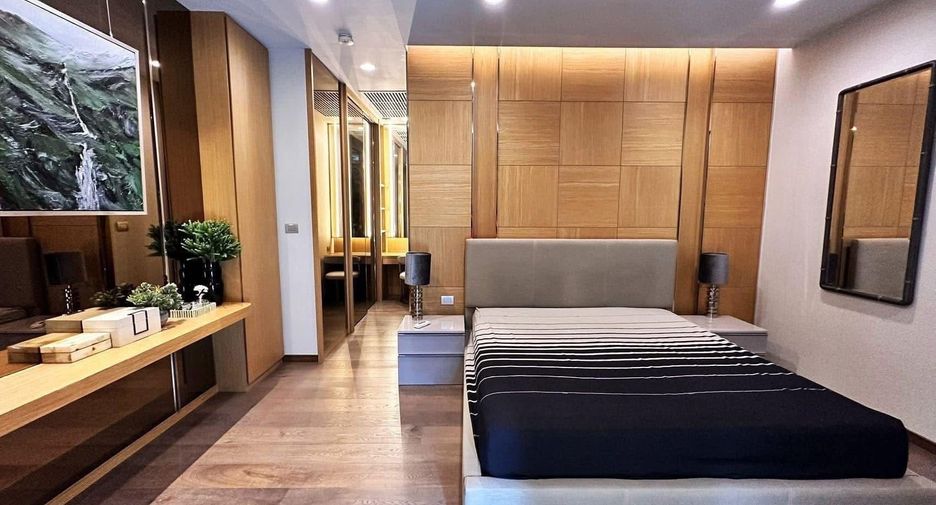 For rent 5 bedrooms house in Huai Khwang, Bangkok