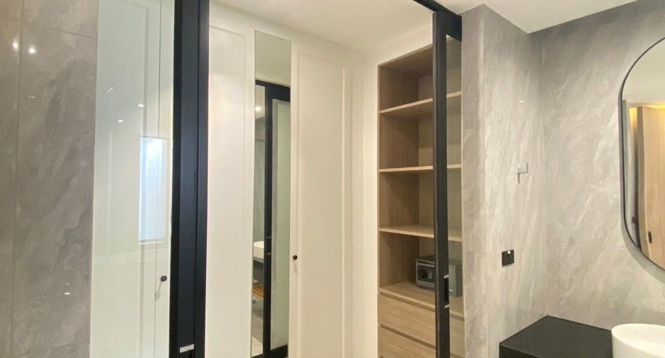 For rent 3 bedrooms apartment in Watthana, Bangkok