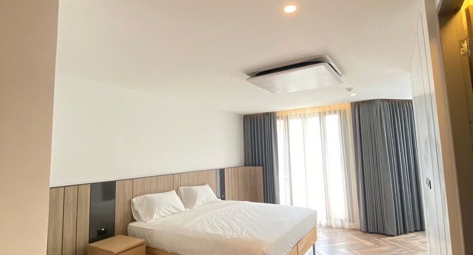 For rent 3 bedrooms apartment in Watthana, Bangkok