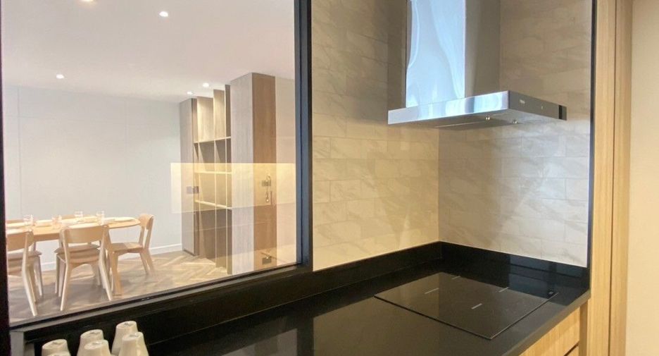 For rent 3 bedrooms apartment in Watthana, Bangkok
