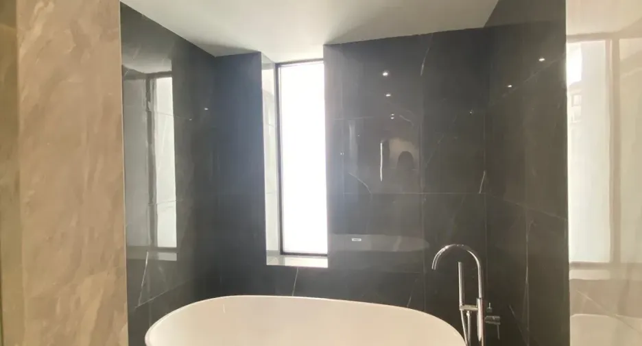 For rent 3 bedrooms apartment in Watthana, Bangkok