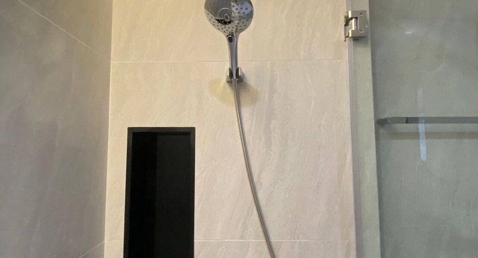 For rent 3 bedrooms apartment in Watthana, Bangkok