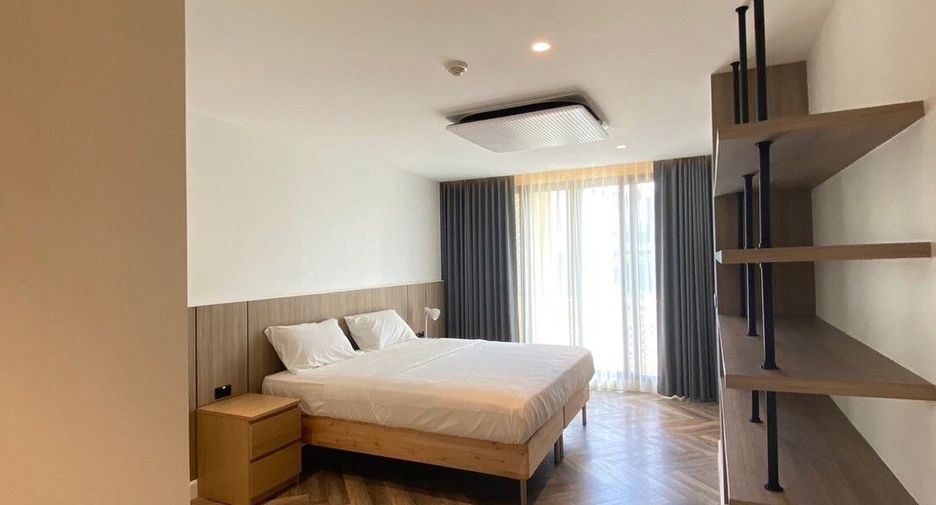 For rent 3 bedrooms apartment in Watthana, Bangkok