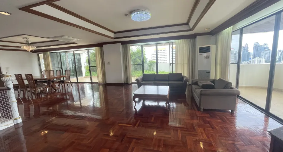 ให้เช่า 4 ห้องนอน คอนโด ใน วัฒนา, กรุงเทพฯ