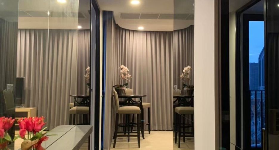 For rent 2 bedrooms condo in Bang Rak, Bangkok