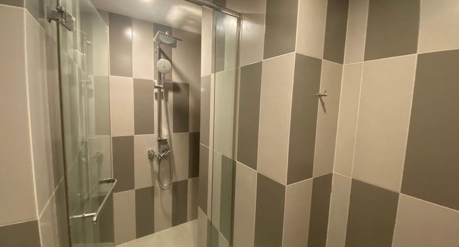For rent 2 bedrooms condo in Khlong San, Bangkok