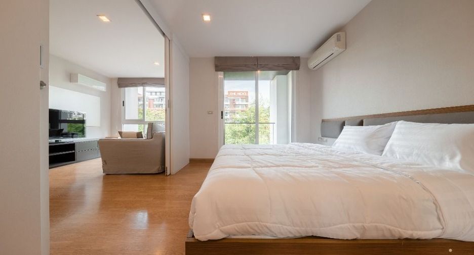 For rent 1 bed condo in Phra Khanong, Bangkok