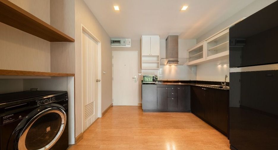 For rent 1 bed condo in Phra Khanong, Bangkok
