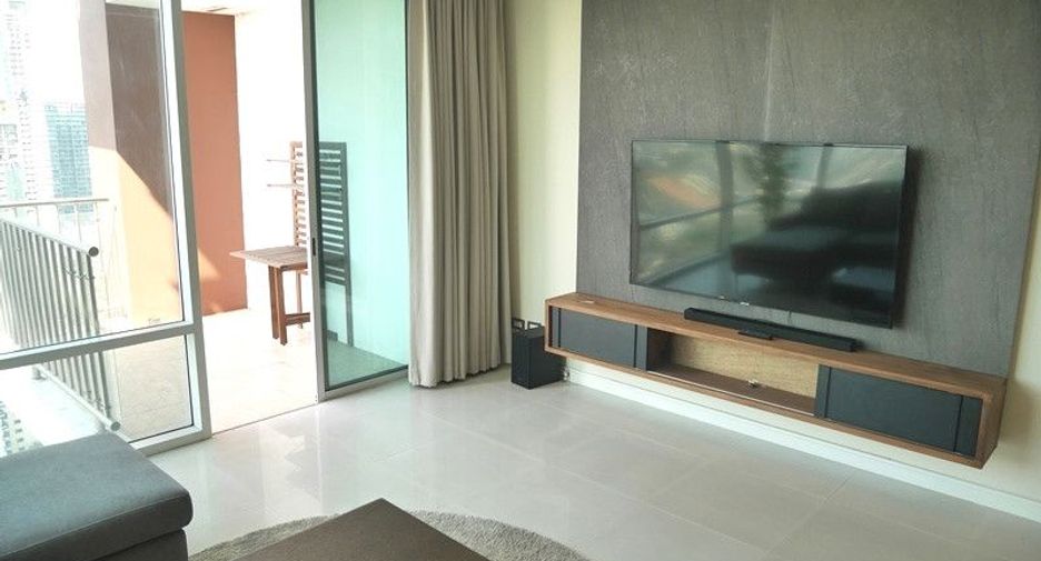 For rent 3 bedrooms condo in Khlong Toei, Bangkok