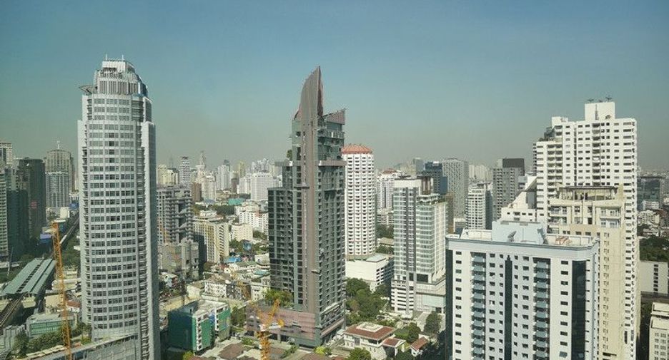 For rent 3 bedrooms condo in Khlong Toei, Bangkok