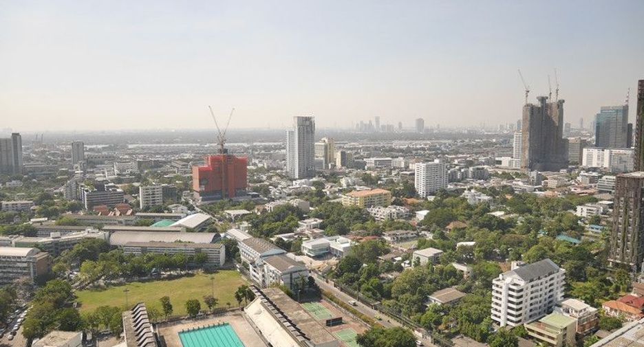 For rent 3 bedrooms condo in Khlong Toei, Bangkok