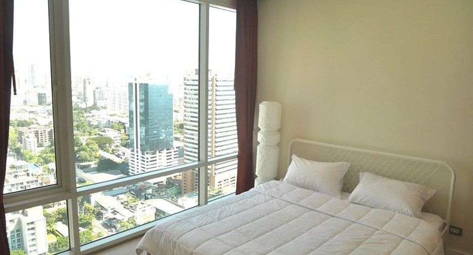 For rent 3 bedrooms condo in Khlong Toei, Bangkok
