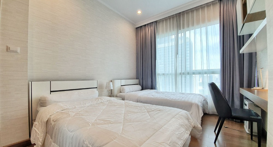 For rent 2 bedrooms condo in Ratchathewi, Bangkok