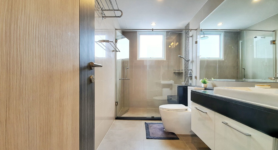 For rent 2 bedrooms condo in Ratchathewi, Bangkok