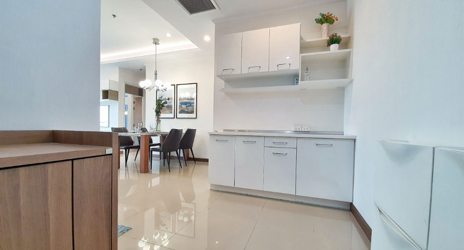 For rent 2 bedrooms condo in Ratchathewi, Bangkok