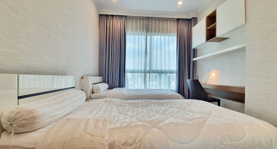 For rent 2 bedrooms condo in Ratchathewi, Bangkok