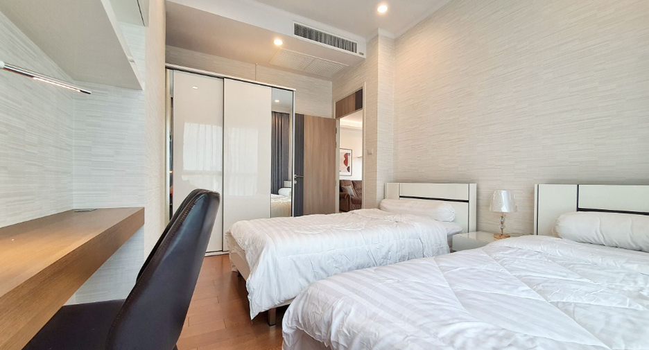 For rent 2 bedrooms condo in Ratchathewi, Bangkok