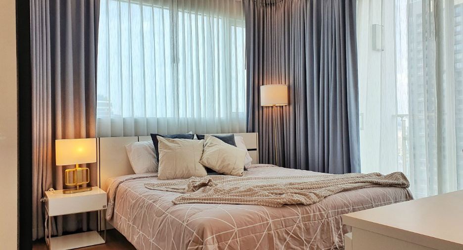 For rent 2 bedrooms condo in Ratchathewi, Bangkok