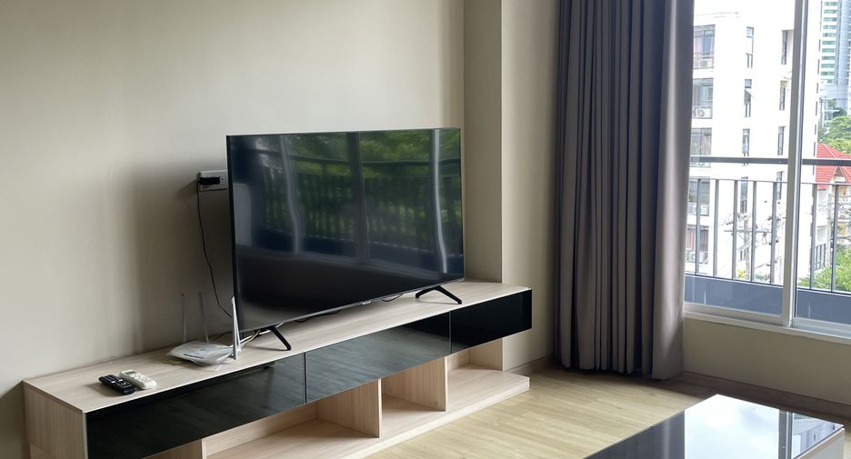 For rent 2 bedrooms apartment in Khlong Toei, Bangkok