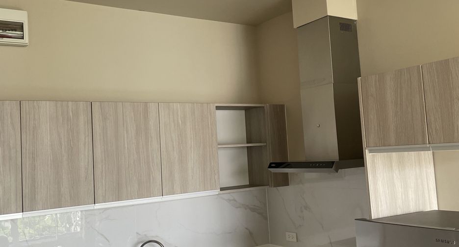 For rent 2 bedrooms apartment in Khlong Toei, Bangkok