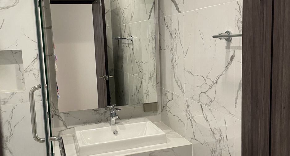 For rent 2 bedrooms apartment in Khlong Toei, Bangkok