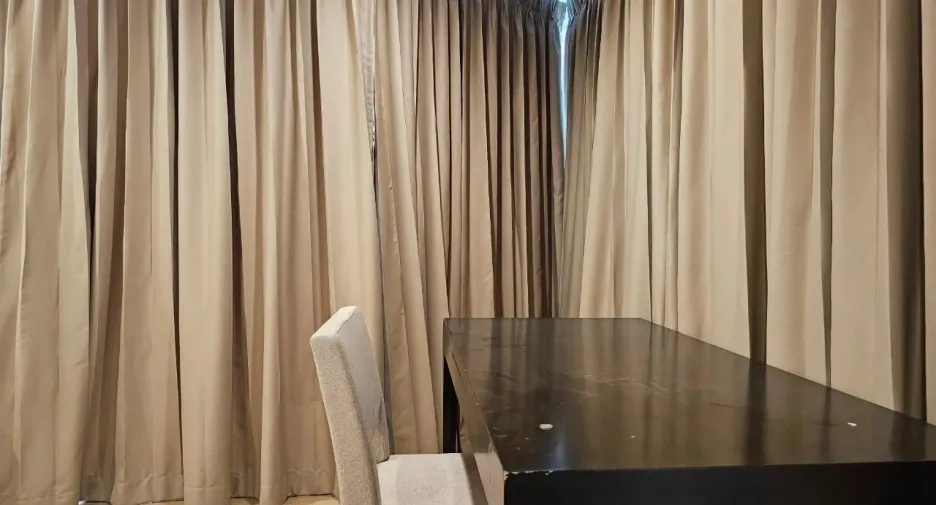 For rent 2 bedrooms condo in Pathum Wan, Bangkok