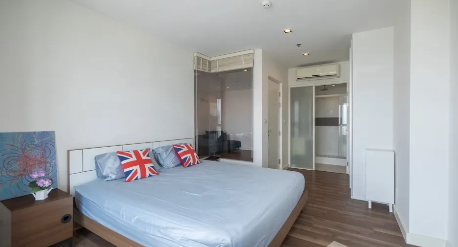 For rent 1 bed condo in Thon Buri, Bangkok