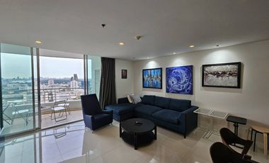 For rent 3 bedrooms condo in Sathon, Bangkok