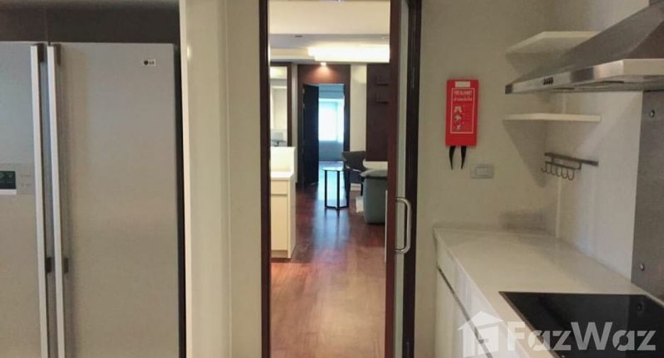 For rent 3 bedrooms condo in Yan Nawa, Bangkok