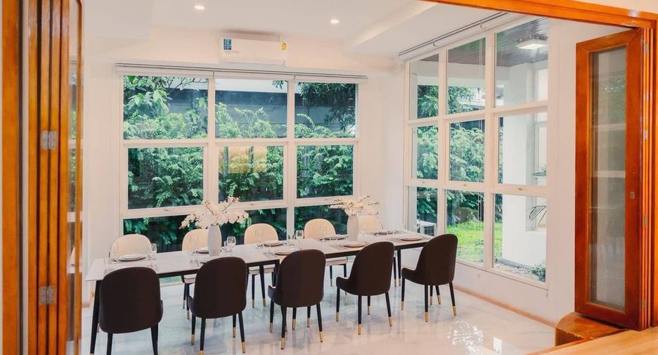 For rent 4 bedrooms house in Lat Phrao, Bangkok