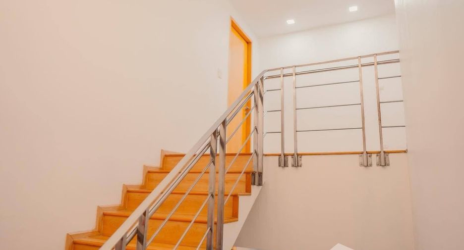 For rent 4 bedrooms house in Lat Phrao, Bangkok