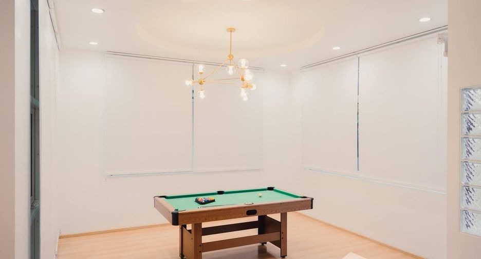 For rent 4 bedrooms house in Lat Phrao, Bangkok