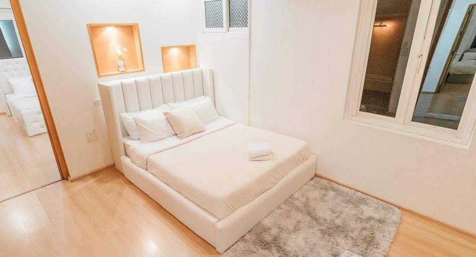 For rent 4 bedrooms house in Lat Phrao, Bangkok