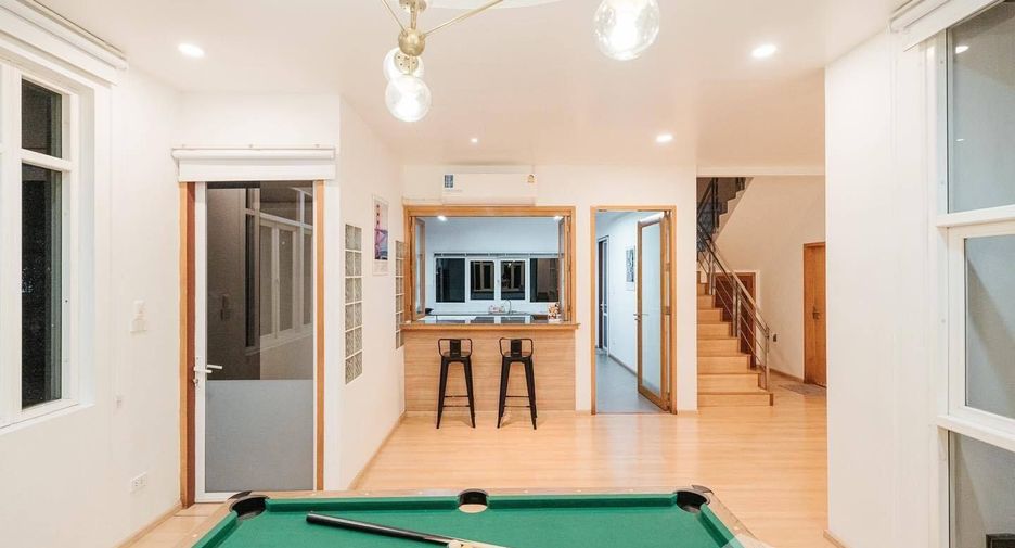 For rent 4 bedrooms house in Lat Phrao, Bangkok