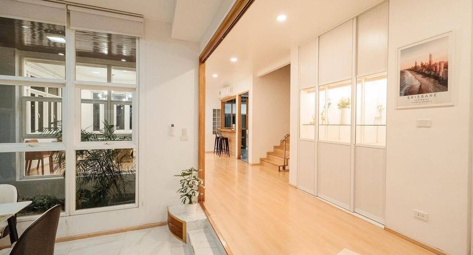 For rent 4 bedrooms house in Lat Phrao, Bangkok