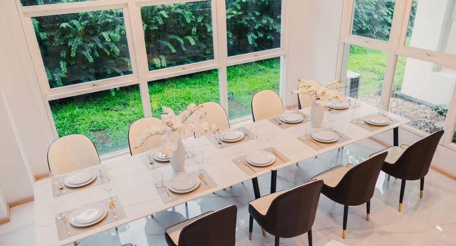 For rent 4 bedrooms house in Lat Phrao, Bangkok