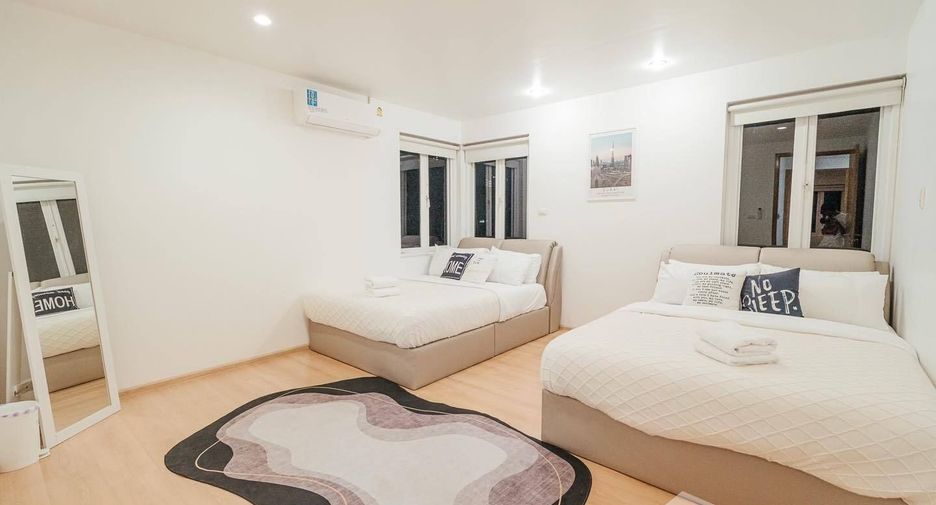 For rent 4 bedrooms house in Lat Phrao, Bangkok