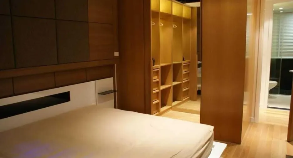 For rent 2 bedrooms condo in Yan Nawa, Bangkok